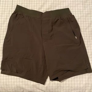 Mens Lululemon License To Train Shorts (M)